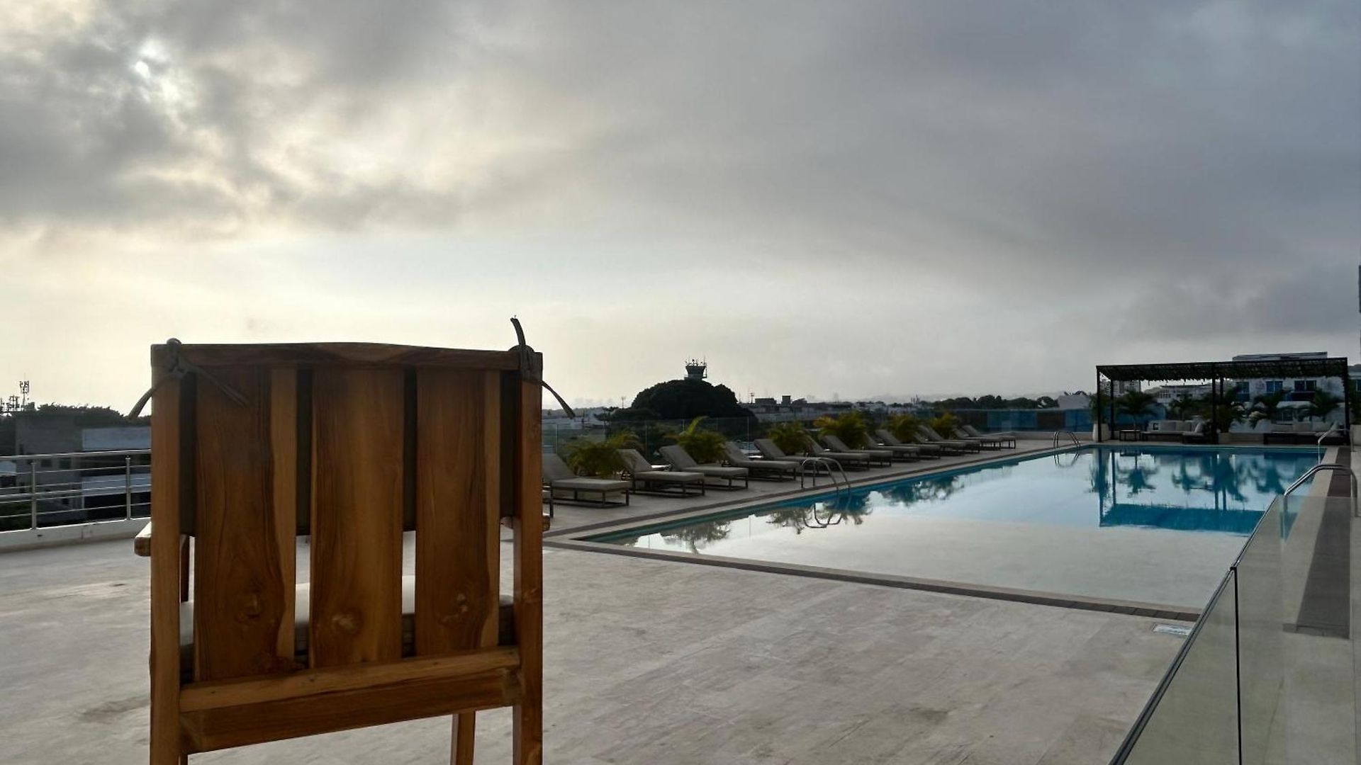 Apartamento De Lujo Frente Al Mar-piscina&jacuzzi En Edificio Beach&exclusive Resort- Aeropuerto A 5min Caminando