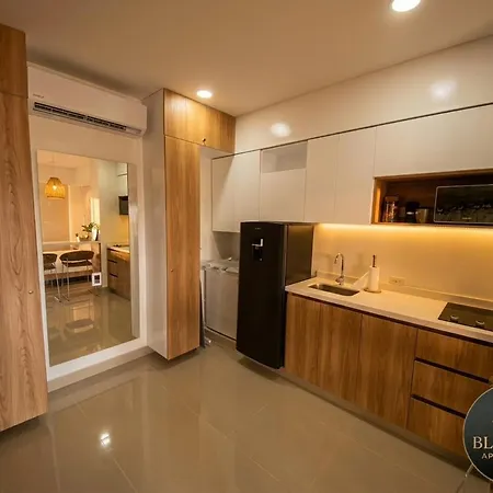 Apartamento De Lujo Frente Al Mar-piscina&jacuzzi En Edificio Beach&exclusive Resort- Aeropuerto A 5min Caminando Cartagena